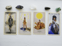 Load image into Gallery viewer, Melanade Stand Tarot - Spread with Crystals